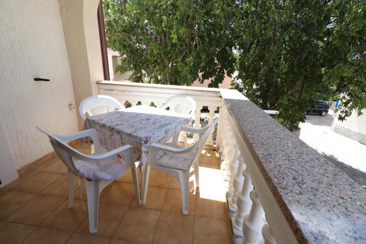 Apartment Dony - Ticic Novalja Exterior photo
