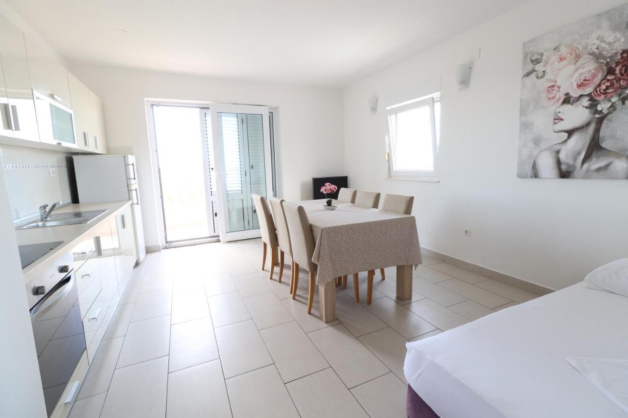 Apartment Dony - Ticic Novalja Exterior photo