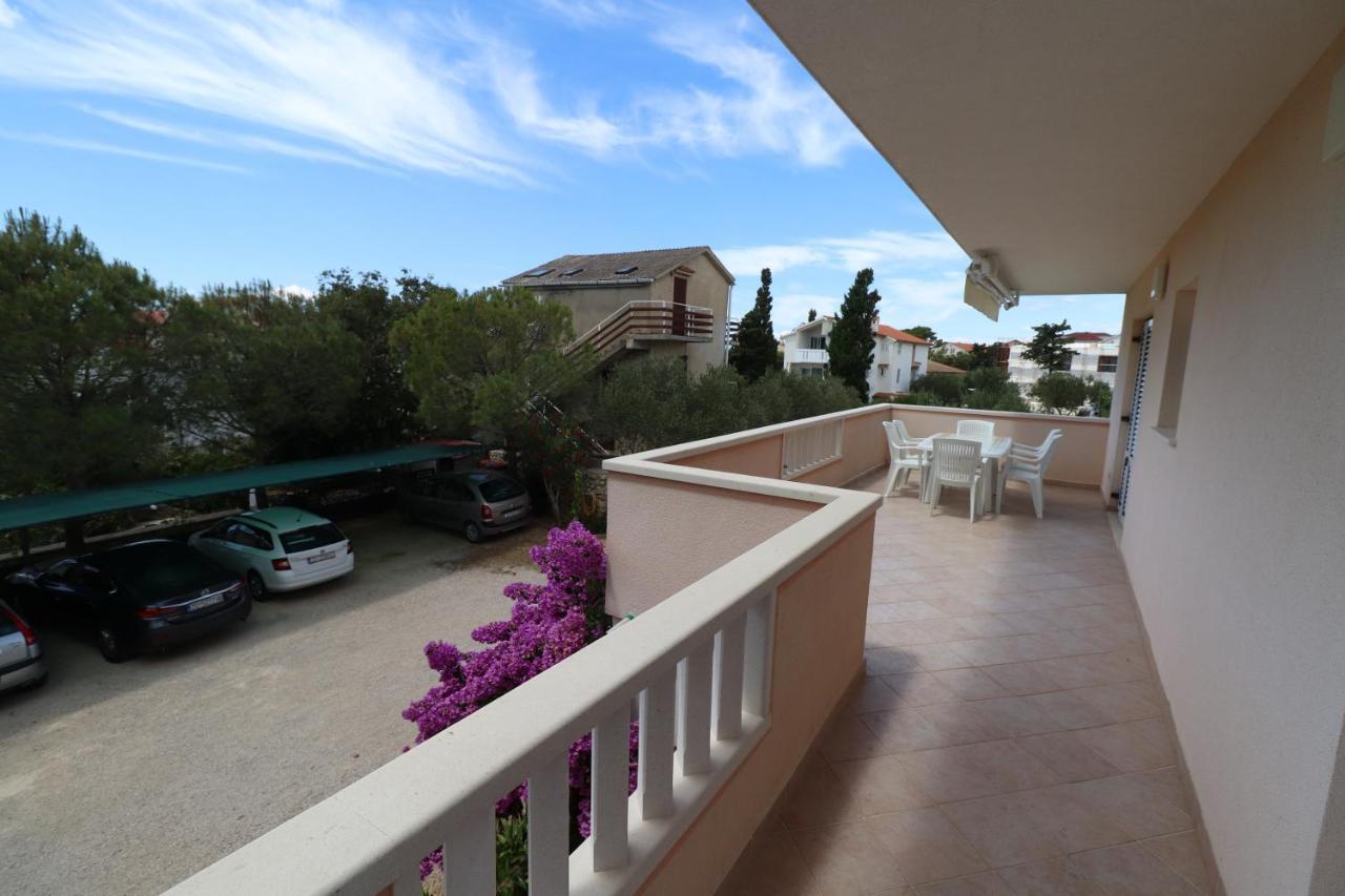 Apartment Dony - Ticic Novalja Exterior photo